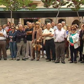  Los vecinos Villarreal se concentran por las víctimas de violencia machista 