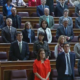 Algunos diputados entonan el himno minero 'Santa Bárbara Bendita' en el Congreso