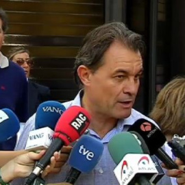 Mas: "Espero que el PSC en el último momento se suba al tren de la consulta"