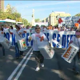 La marea blanca celebra su primer aniversario con una nueva manifestación