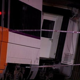 Tres heridos leves al descarrilar un tren en Barcelona