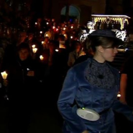 El cementerio del Poblenou acoge más de 1.000 personas en dos días