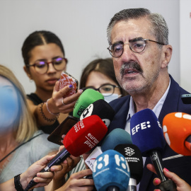 29/08/2022-El secretario autonómico de Seguridad y Emergencias, José María Ángel, responde a los medios a su llegada a una reunión para abordar la situación actual de los festejos de 'bous al carrer’, a 29 de agosto de 2022, en Valencia, Comunidad