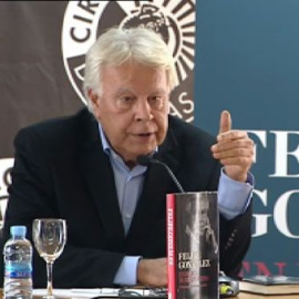 Felipe González: "La crisis de liderazgo de Rubalcaba es una contradicción"