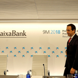 El consejero delegado de CaixaBank, Gonzalo Gortázar, antes del inicio de la rueda de prensa de presentación de los resultados económicos correspondientes a los nueve primeros meses de 2018. EFE/Manuel Bruque