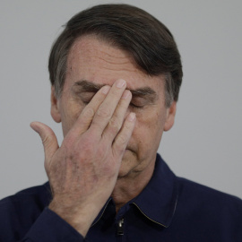 El político de extrema derecha Jair Bolsonaro sigue encabezando la intención de voto para los comicios presidenciales de Brasil | Ricardo Moraes / Reuters