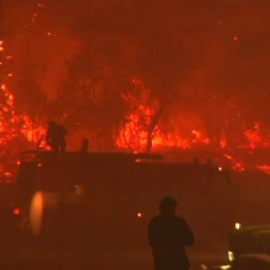 El incendio en el Bajo Ampurdán obliga a desalojar a unos 100 vecinos