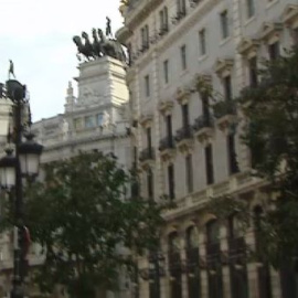 Los turistas visitan Madrid entre basuras