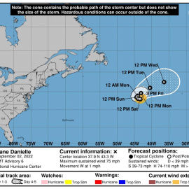02/09/2022-Imagen cedida este viernes por la Oficina Nacional de Administración Oceánica y Atmosférica de Estados Unidos (NOAA), a través del Centro Nacional de Huracanes (NHC), donde se muestra el pronóstico de cinco días del paso del huracán Dani