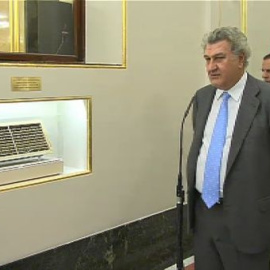 Una urna con un impacto de bala recordará el 23-F en el Congreso