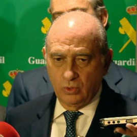 Fernández Díaz: "Las concertinas producen erosiones leves"