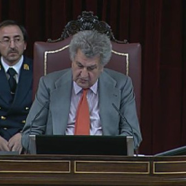 Sáenz de Santamaría 'reprueba' a Wert en el Congreso