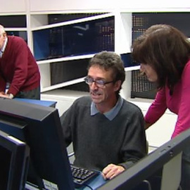 Jubilados dan clases de informática a presos en tercer grado