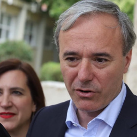 19-06-2019El alcalde de Zaragoza, Jorge Azcón (PP), con la vicealcaldesa Sara Fernández (Cs) en segundo plano.