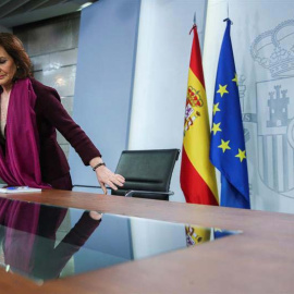 Carmen Calvo comparece ante la prensa en el Palacio de la Moncloa. (EFE)