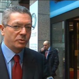 Gallardón rechaza reformar la Constitución "desde uno de los lados ideologicos sin el acuerdo de los otros"