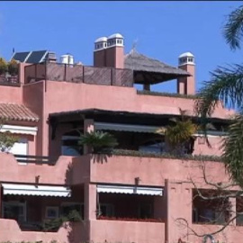 La mujer del presidente de la Comunidad de Madrid imputada por delitos de hacienda y blanqueo