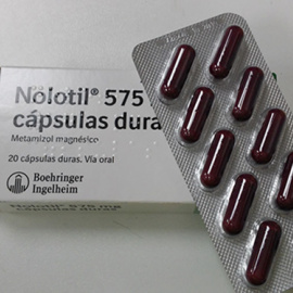 Una caja de Nolotil, un medicamento que ya no va a ser prescrito a turistas británicos.