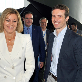 El presidente del PP, Pablo Casado, con María Dolores de Cospedal, en la jornada final del XIV Congreso del Partido Popular de Castilla-La Mancha, en Albacete. EFE/ Manu