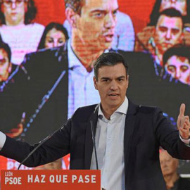 Pedro Sánchez ha llamado "los tres temores" a los líderes de PP, Cs y Vox. / EFE