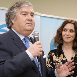 Arturo Martínez Amorós junto a Isabel Díaz Ayuso. / PP TORRELODONES