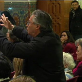 Bronca monumental de un ciudadano a Felipe González