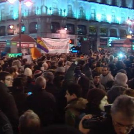 Concentración de apoyo a los vecinos de Gamonal en la Puerta del Sol
