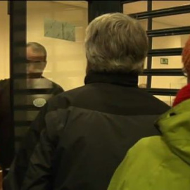 Los vecinos piden a los bancos que retiren sus denuncias contra los detenidos durante los disturbios