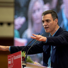 Pedro Sánchez durante su intervención en el acto de presentación del candidato a la alcaldía de Santander. (EFE)
