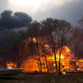 El paso del incendio por California. EFE/ Peter Dasilva