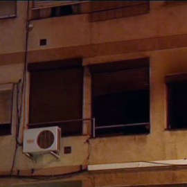 Rescatada una mujer del incendio de su casa