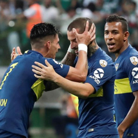 Dario Benedetto (c) de Boca Juniors celebra un gol hoy, miércoles 31 de octubre de 2018, en el partido de vuelta de semifinales de la Copa Libertadores, entre Palmeiras de Brasil y el Boca Juniors de Argentina, en el estadio Allianz Parque, de Sao Paulo 