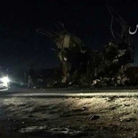 Un coche en el lugar donde se ha cometido el atentado. (REUTERS)