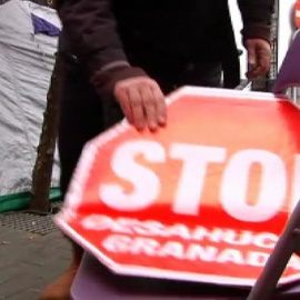 Acampados para evitar el desahucio