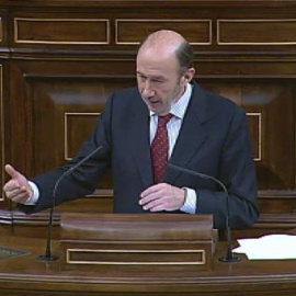 Rajoy a Rubalcaba: "Yo no puedo mentir por usted porque no puedo competir; me considero muy inferior a usted"