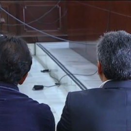 El padre de la pequeña Mariluz se sienta en el banquillo de los acusados