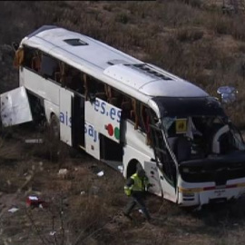 Dos menores heridos graves en un accidente de autobús en Valencia