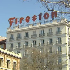 El mítico cartel madrileño de Firestone no volverá a brillar