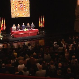 Minuto de silencio en el Teatro Real