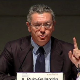 Llamazares acusa a Gallardón de mentir cuando dice que su gobierno no ha indultado a políticos corruptos