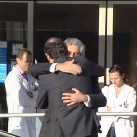 Rajoy traslada en persona el pésame a la familia Suárez