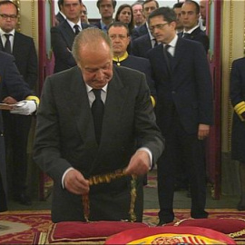 El Rey concede a Adolfo Suárez la Real Orden de Carlos III