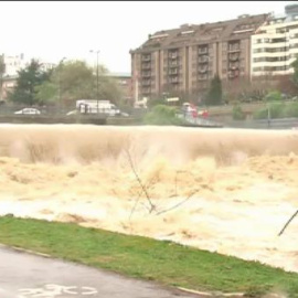 Alerta en León donde se controla el caudal del río Bernesga que se encuentra en niveles máximos
