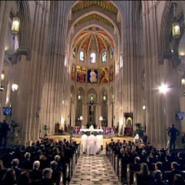 Máxima representación política en el funeral de Estado de Suárez