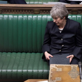 La primera ministra del Reino Unido, Theresa May, interviene este jueves ante la Cámara de los Comunes./EFE