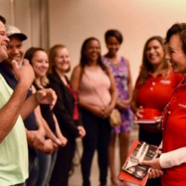 Santander cumple con su compromiso social  de ayudar a 5,6 millones de personas en 3 años