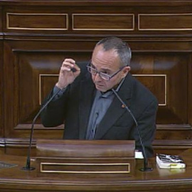 Coscubiela interpela a Rajoy y Santamaría y les 'pilla' hablando por teléfono