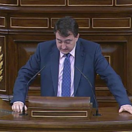 El PNV saluda en catalán a la delegación del Parlament en el Congreso