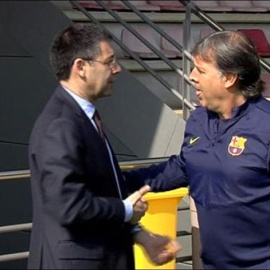 Bartomeu acude al entrenamiento para escenificar su apoyo a la plantilla