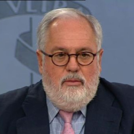 Cañete prefiere debatir con Schulz que con Elena Valenciano